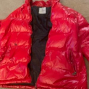 MEN’S RED MONCLER PUFFER
